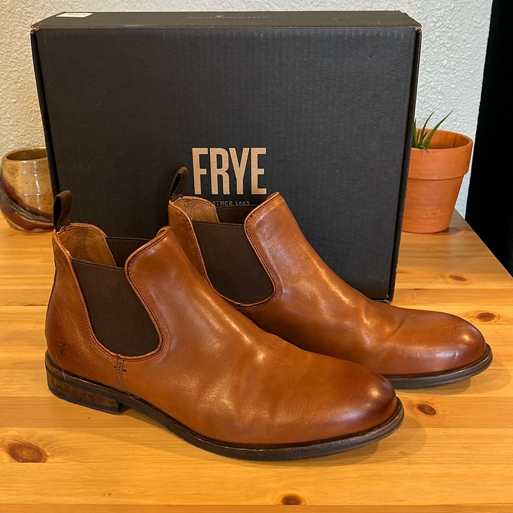 Frye Men’s Grant Chelsea - NIB - 10.5